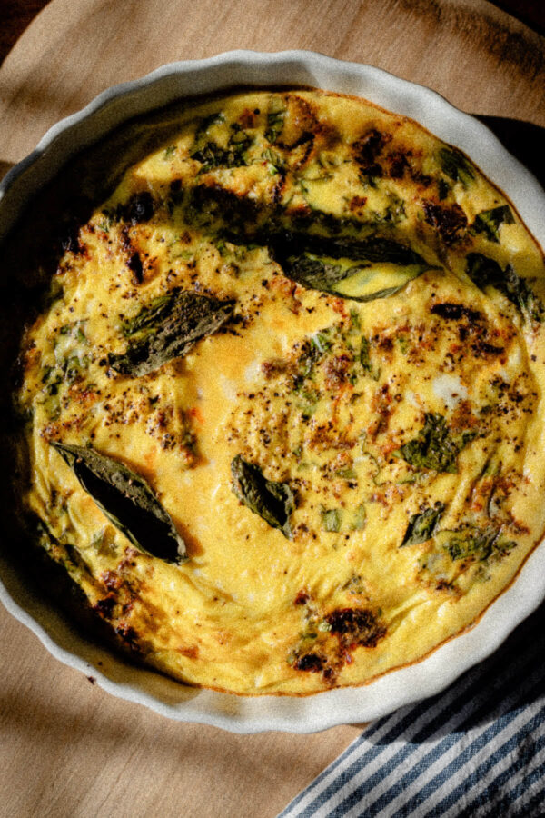 Crustless quiche with sage and basil herbs - naturally gluten free and healthy!