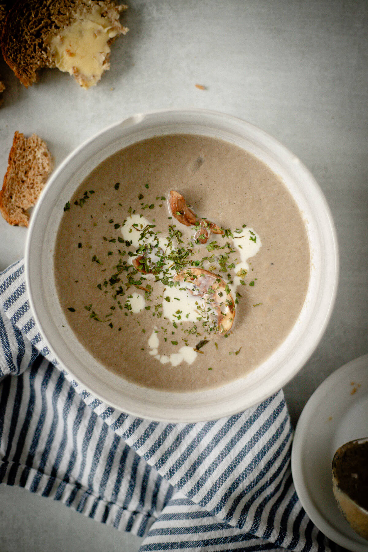 Mushroom soup in a bowl! Easy and healthy and so delicious. Recipe in post.