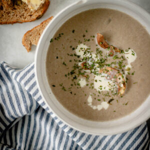 Mushroom soup in a bowl! Easy and healthy and so delicious. Recipe in post.