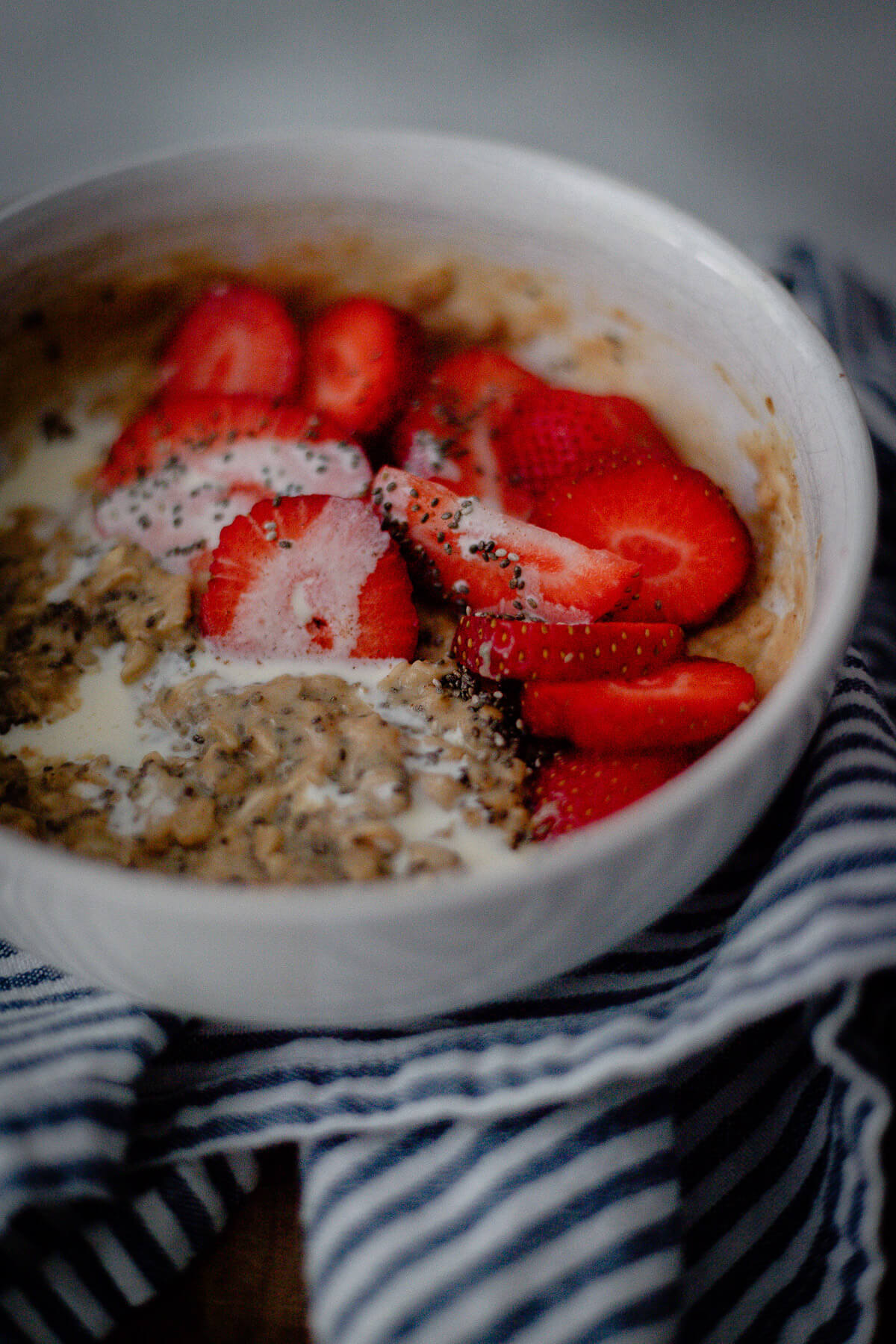 peanut butter protein oatmeal with strawberries