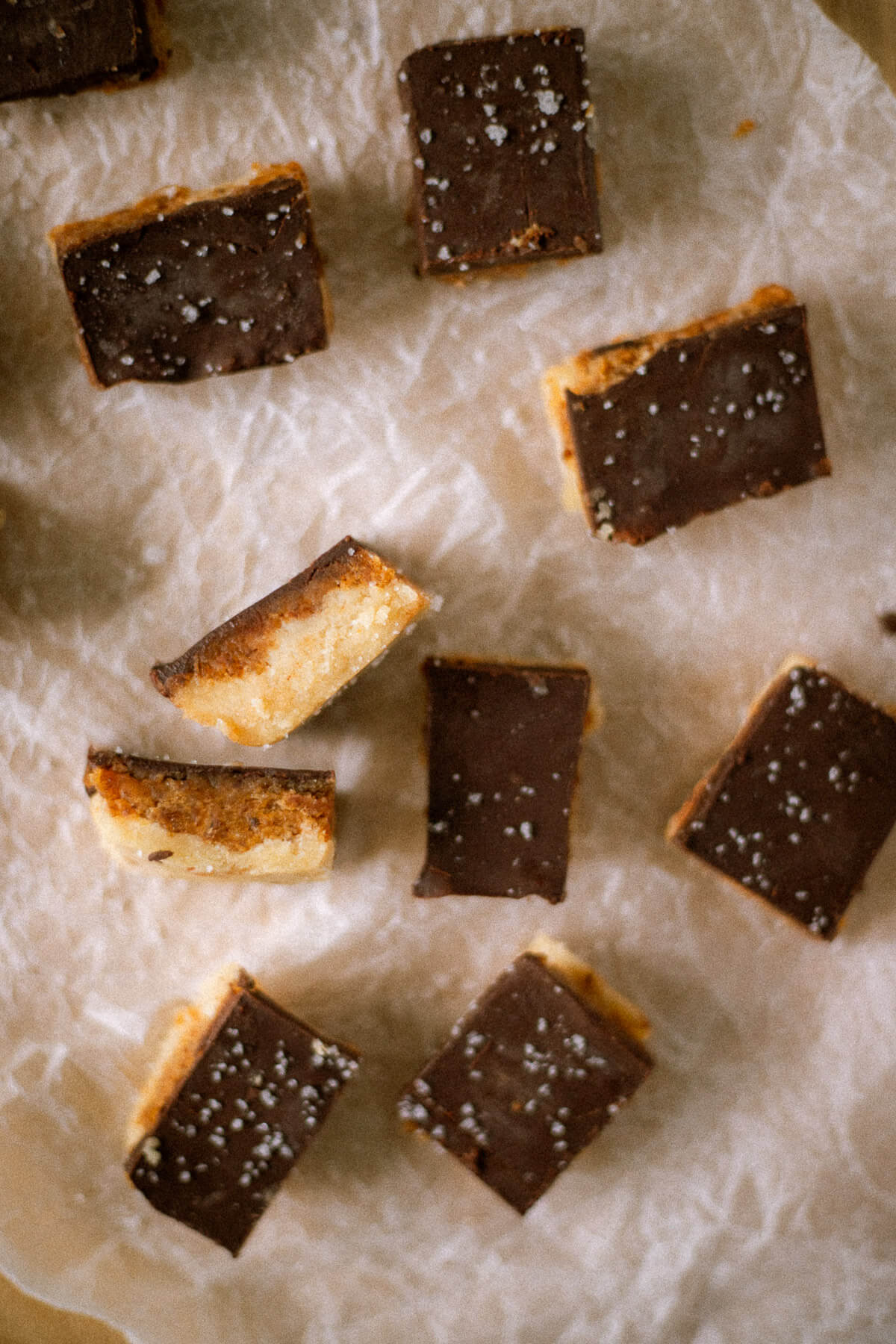 peanut butter date bars with chocolate topping