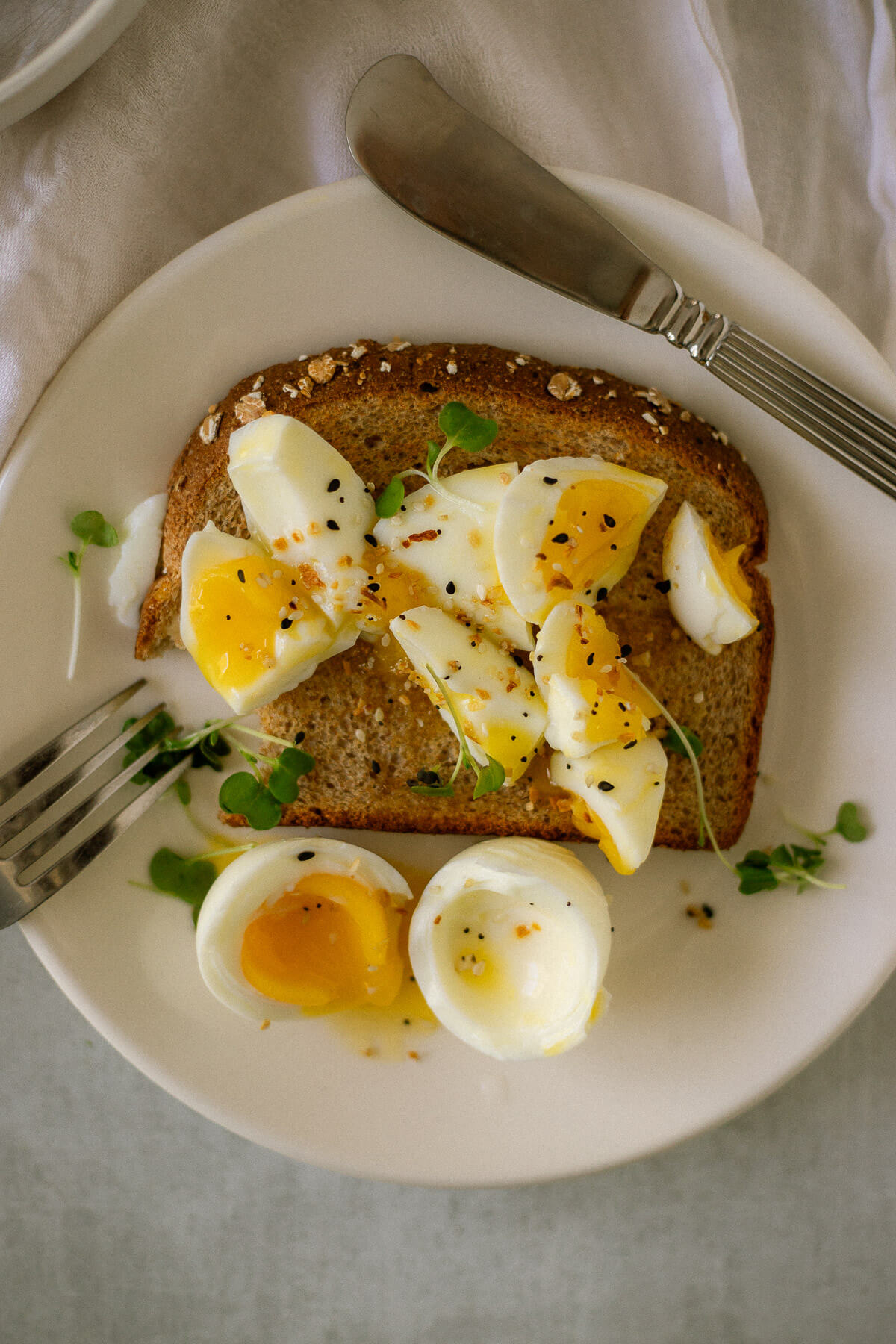 perfect jammy eggs on toast